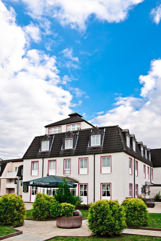 Hotel Goldener Helm Lichtenstein  Bagian luar foto